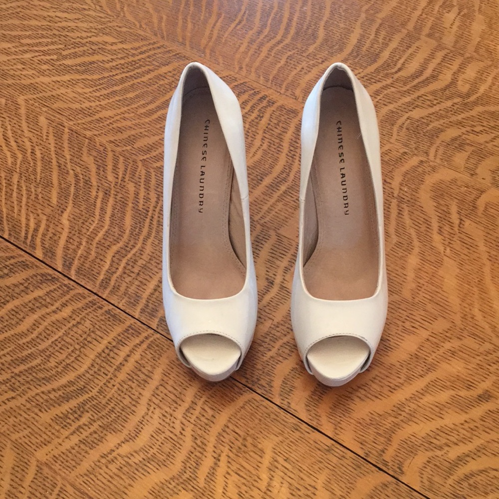 PRICE DROP!! 😁💕 nude patent leather 5 inch heels